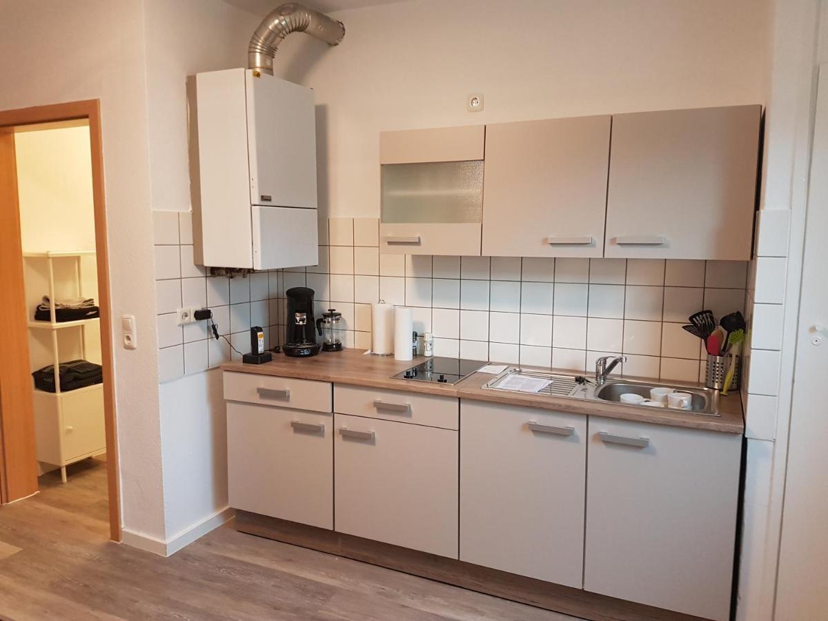 Kleine, Ruhige Wohnung In Гелзенкирхен Екстериор снимка